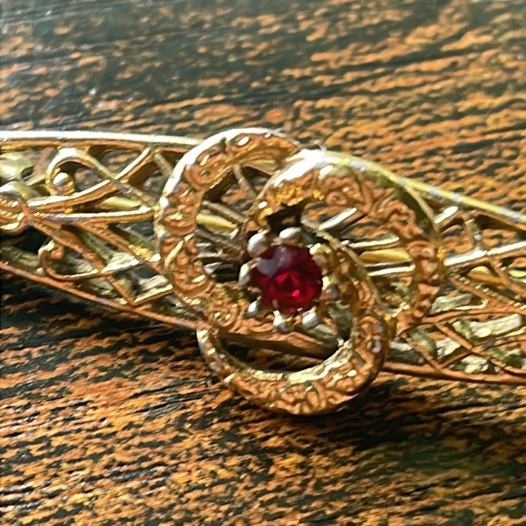 Gold Pin - Picture 5 of 8